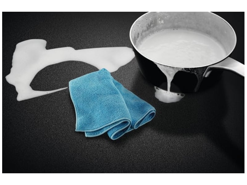 Electrolux eis67356iz noir intégré 60 cm plaque avec zone à induction 3 zone(s) EIS67356IZ - Conforama E