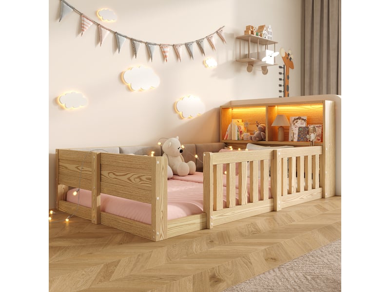  Lit au sol enfant 90x200 cm, barrières sur 4 côtés, dossier rembourré, tête de lit avec étagères, led, bois naturel Radiant Stride - Conforama D