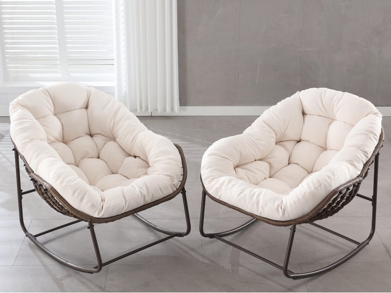  Cocon - lot de 2 fauteuils à bascule en rotin naturel – forme œuf et coussins blanc crème – confortable pour salon, véranda ou chambre  - Conforama B