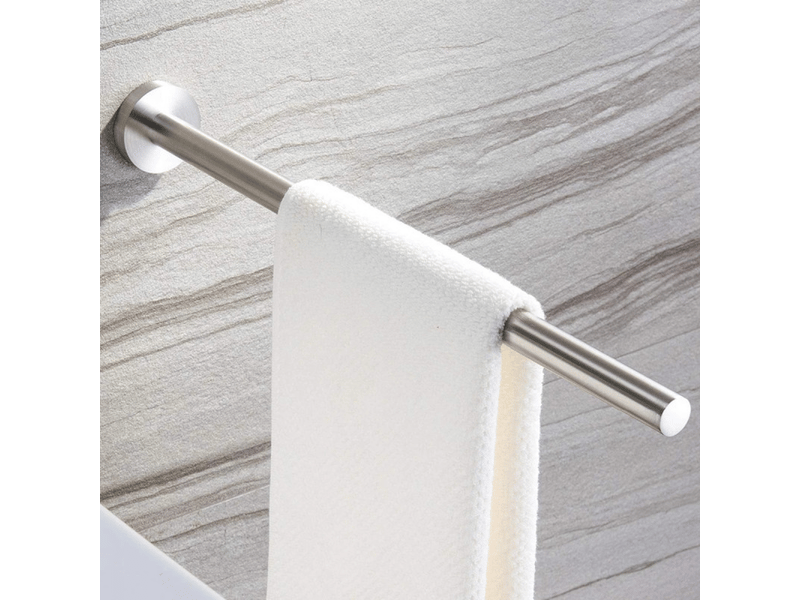  Un porte-serviettes en inox brossé noir à fixer au mur dans la salle de bain  - Conforama C