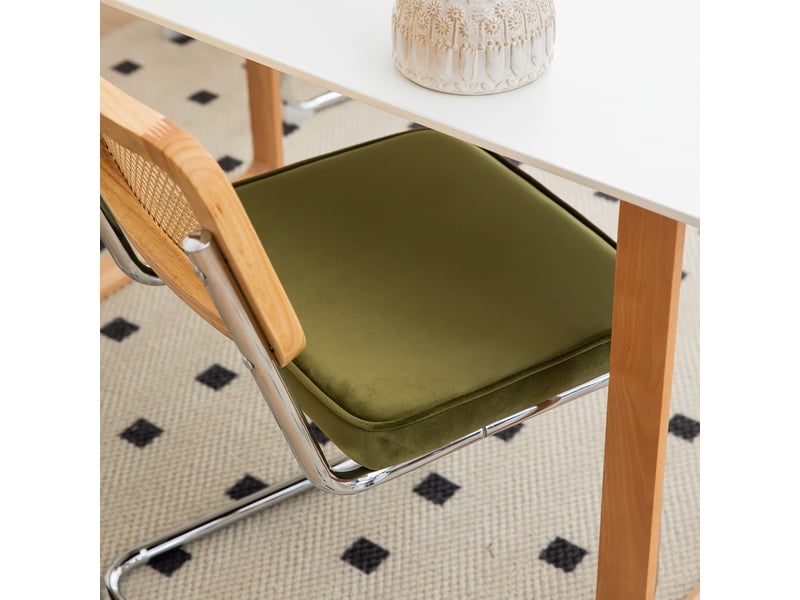 Lot de 4 chaises de salle à manger en velours vert, dossier en rotin et pieds en acier chromé, style cantilever - Conforama W