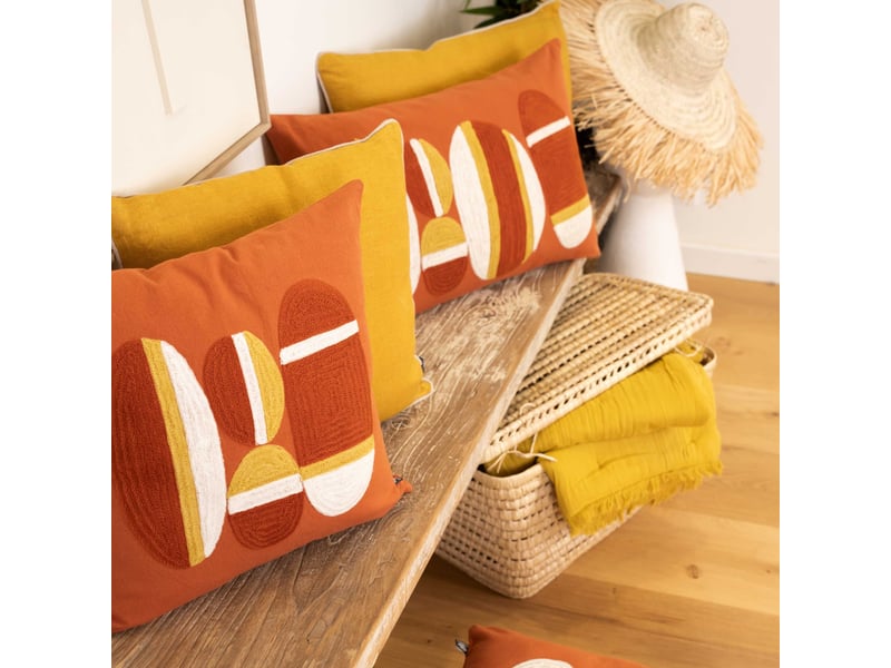  Coussin brodé motif galets de plage 40x60 cm  - Conforama B