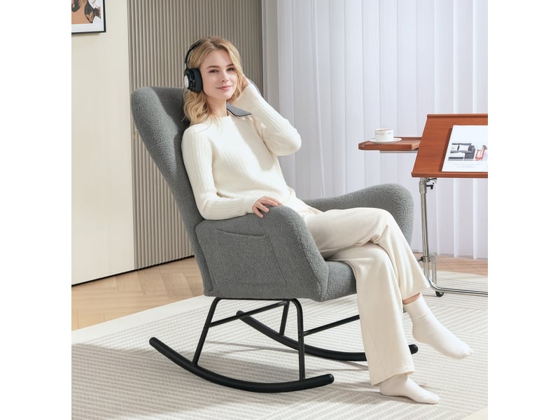 Fauteuil à bascule en tissu teddy avec accoudoirs, coussin lombaire et poche latérale, gris  - Conforama D