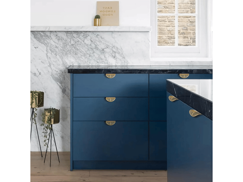  4 poignées de laiton doré en forme de feuille pour armoire, poignées métalliques encastrées.  - Conforama B