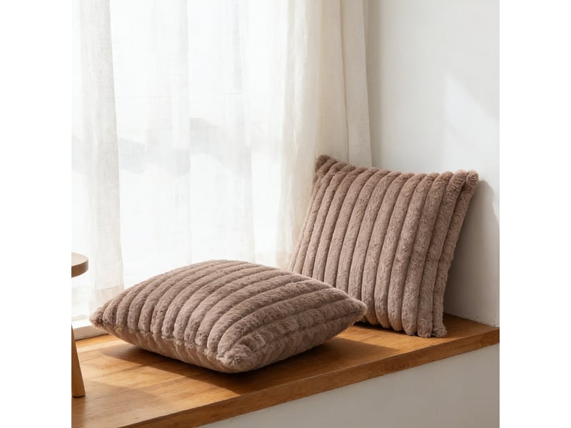  Lot de 2 housses de coussin 45 x 45 cm peluche camel clair chicfurn  - Conforama R
