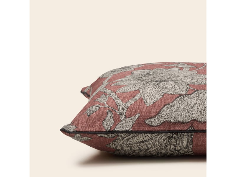  Housse de coussin en fleurs indiennes imprimées  lilivati 26481 - Conforama C