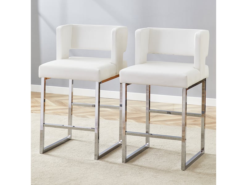  Lot de 2 tabourets de bar 41,4x49,5x91,4cm blanc et argent - en pu avec dossier bas enveloppant, repose-pieds et pieds en métal argenté  - Conforama C