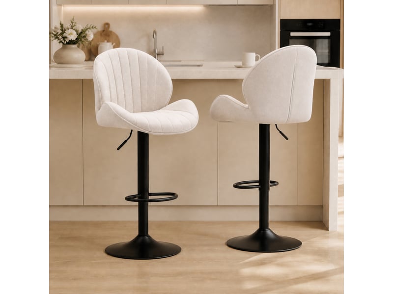  Ensemble de 2 tabourets de bar pivotants à hauteur réglable (62-83 cm), revêtus de chenille beige avec dossier et repose-pieds.  - Conforama C