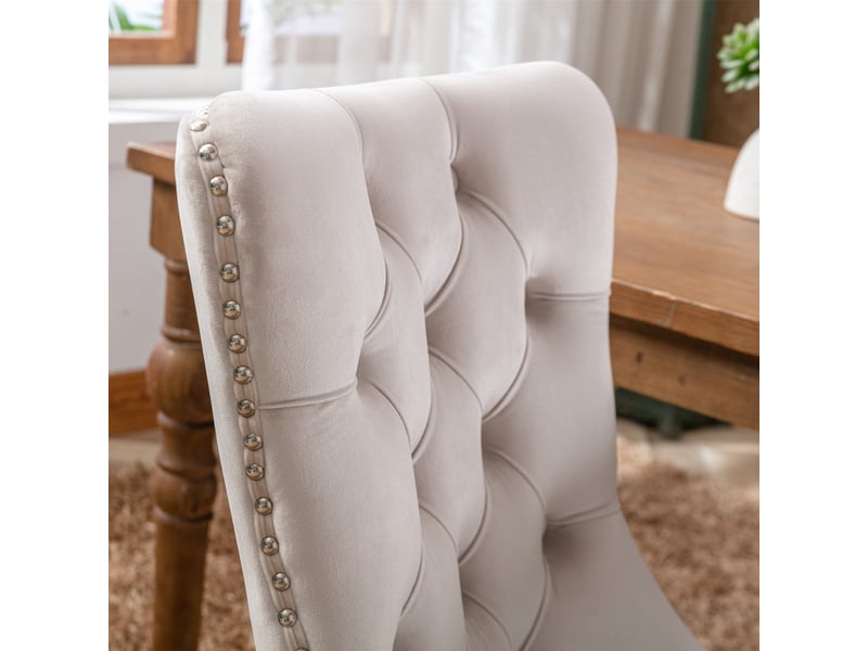  Lot de 2 chaises de salle à manger en velours beige capitonné, clous décoratifs, bois massif, haut de gamme  - Conforama D