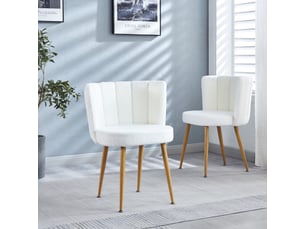 2 chaises blanches modernes – pieds tubes métal couleur bois – assise poils courts – dossier confortable – idéal salon café