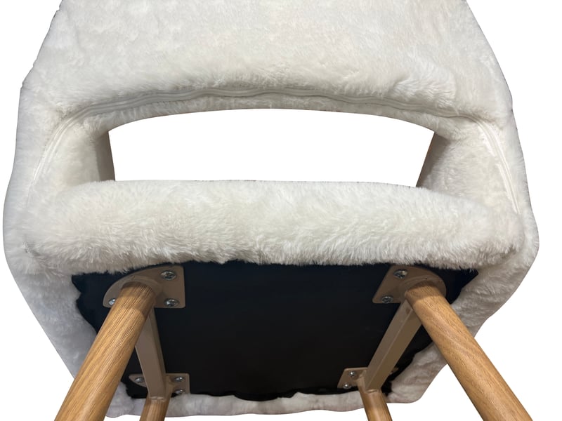  Chaise de salle à manger avec accoudoirs et dossier ajouré  - pieds métal effet bois, fausse fourrure - blanc  - Conforama C