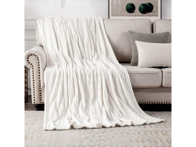  Couverture plaid flanelle velours canapé chambre sofa peut ëtre utilisé dans 130x150cm  - Conforama D
