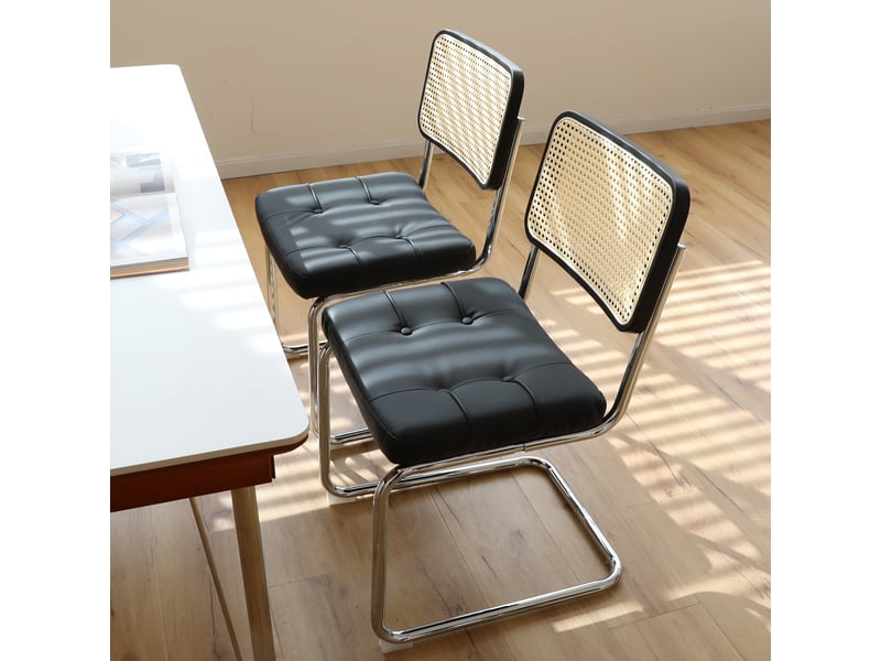  Lot de 2 chaises cantilever en cuir synthétique blanc et cannage pieds en acier chromé style breuer  - Conforama D