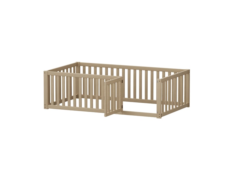  Elvmi lit enfant au sol 90x200 cm en bois massif naturel avec barrière de sécurité 60 cm et petite porte, cadre de lit bas au design ouvert, pour chambre d’enfant, coin lecture ou espace de jeu, à monter soi-même  - Conforama A