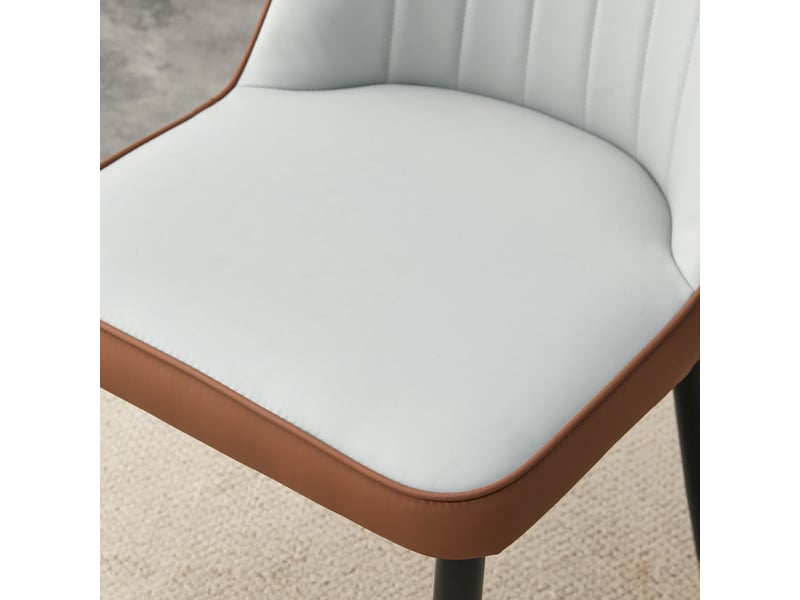 Lot de 2 chaises de salle à manger modernes et épurées, dossier en similicuir bicolore (gris clair et marron), pieds noirs en métal, pour cuisine et salon.  - Conforama D