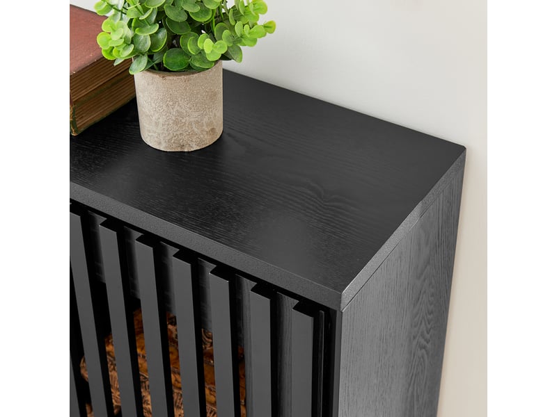  Buffet étroit 99x23,5 cm avec 2 portes rainurées ajourées, étagère réglable et 2 ouvertures pour prises murales, mdf, noir  - Conforama E