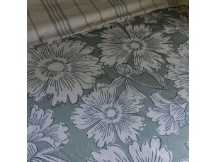 Housse de couette 260x240cm coton imprimé recto floral verso rayé vert sauge et blanc - tamia