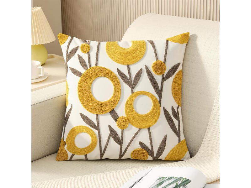  Housse de coussin carrée brodée en toile de coton avec motif fleurs pastorales - 45 x 45 cm, jaune  - Conforama E