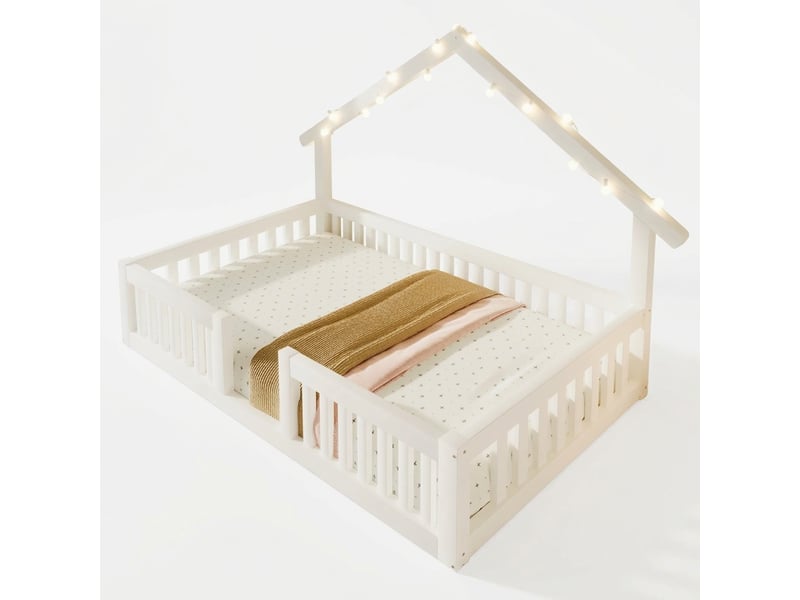  Lit cabane enfant 90x200 en bois avec barrière de sécurité et guirlande led, lit au sol blanc  - Conforama A