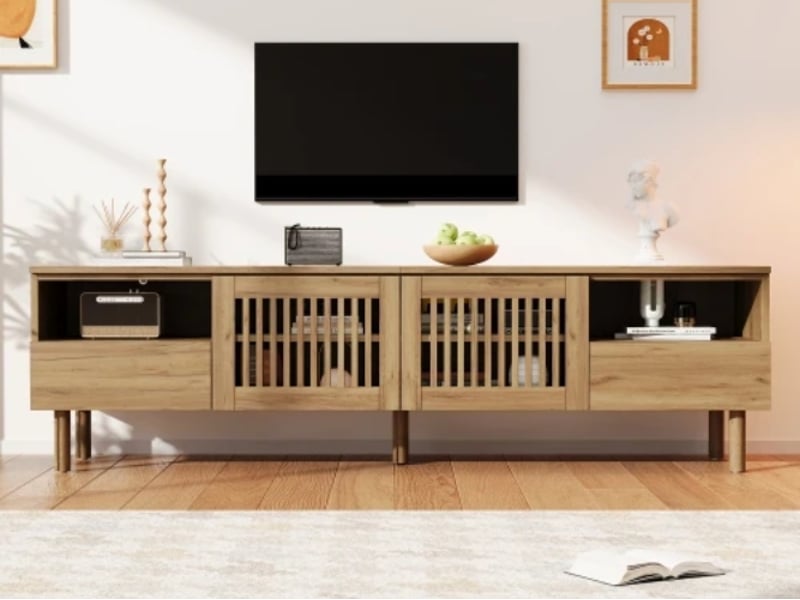  Meuble tv bas avec 2 portes grillagées et 2 tiroirs, mdf et pieds en bois massif, 180 × 40 × 51 cm, bois clair  - Conforama B