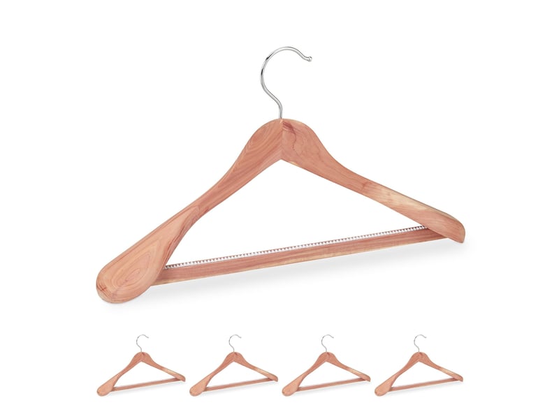  Lot de 5 cintres costumes en bois de cèdre traverse antidérapante 23 x 45 x 6 cm en bois naturel 13_0007814  - Conforama A