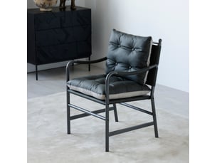 Fauteuil d'accent avec accoudoirs et dossier rembourré, style moderne du milieu du siècle en similicuir et métal noir