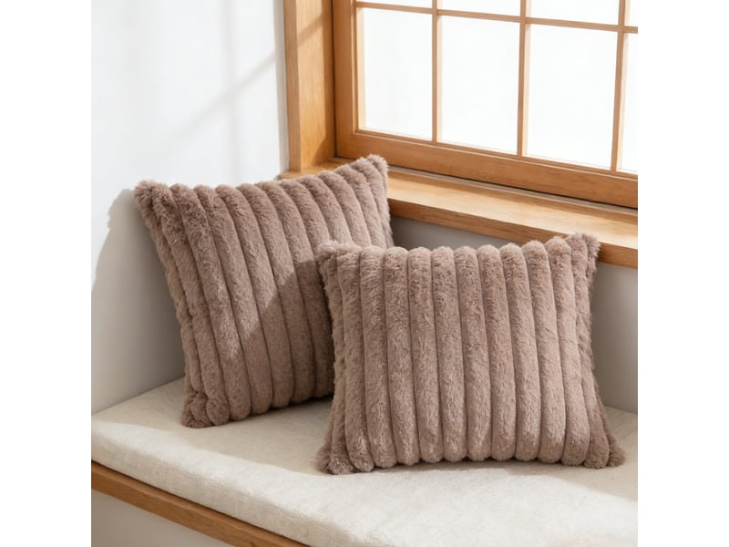  Lot de 2 housses de coussin 45 x 45 cm peluche camel clair chicfurn  - Conforama D