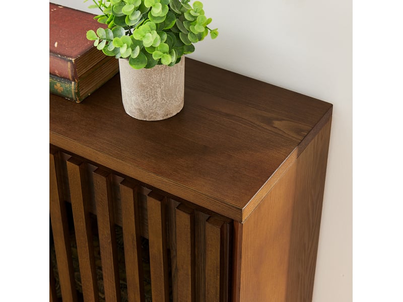  Buffet vintage 99x23,5x82,6 cm en mdf et bois de noyer avec portes sculptées et ouvertures pour prises électriques 4071298391725 - Conforama D