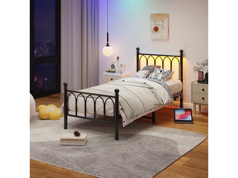  Lit simple rembourré 90x200cm avec led et usb-c, cadre de lit adulte en métal avec tête et pied de lit vintage, noir, lit 1 personne  - Conforama R