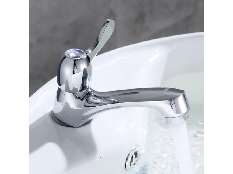  Robinet simple moderne de salle de bain de poignée, robinet d'eau froide fini par chrome d'un trou, robinets de bassin de barre  - Conforama D
