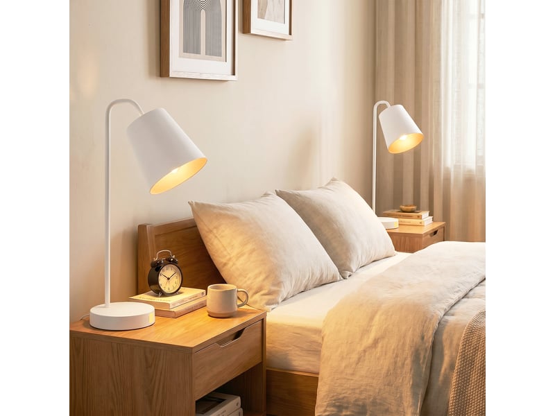  Lot de 2 lampes de table modernes en acier avec ports usb, douille e27, blanches  - Conforama C