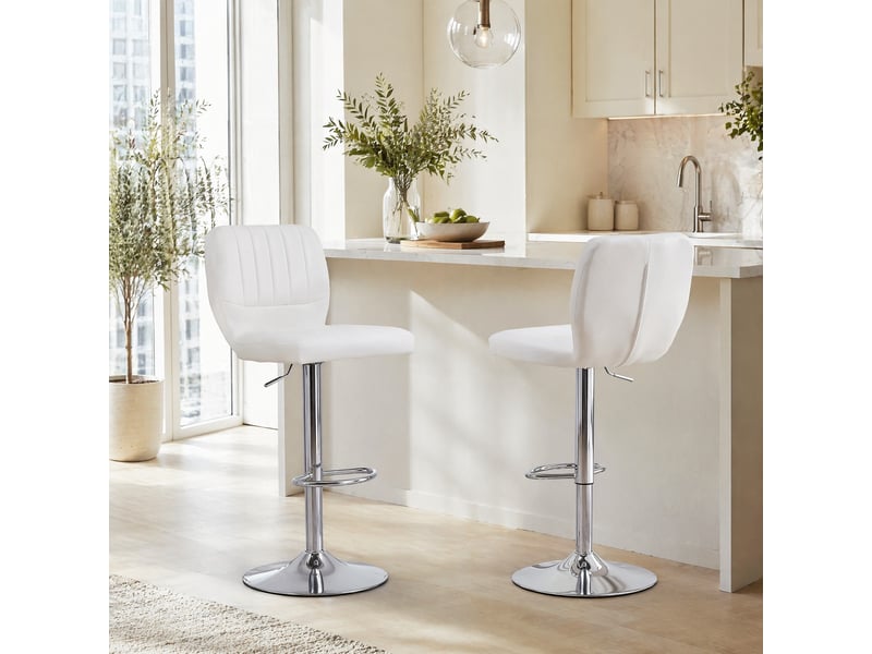 Tabouret de bar pivotant avec réglage en hauteur, dossier ergonomique et repose-pieds, en pu blanc et métal argenté - Conforama C