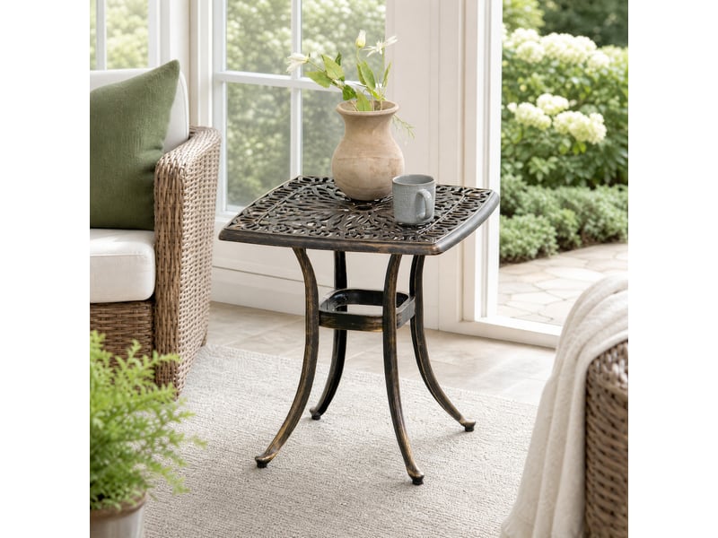  Table basse de jardin avec trou de parasol et pieds réglables, style vintage, en aluminium bronze, 54 × 54 × 52,5 cm  - Conforama D