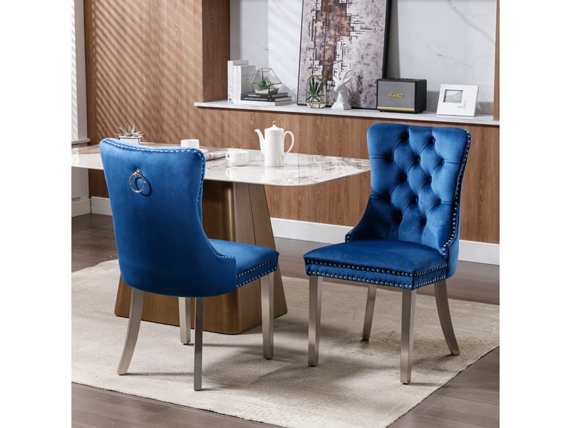 Lot de 2 chaises 62x50x95 cm de salle à manger, velours bleu, dossier haut, mousse, structure en bois, pieds réglables - Conforama W