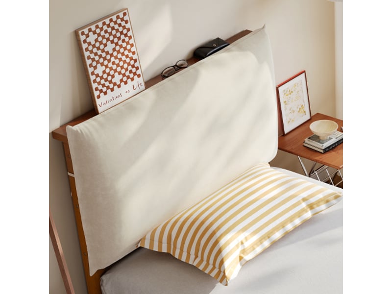  Lit enfant capitonné 90x200 cm - tête de lit rembourrée, velcro, lattes, pieds larges en pin, mousse brun foncé  - Conforama D