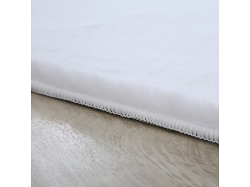 Tapis fausse fourrure toucher doux blanc 160x230cm POUFFY1602305100WHITE - Conforama C