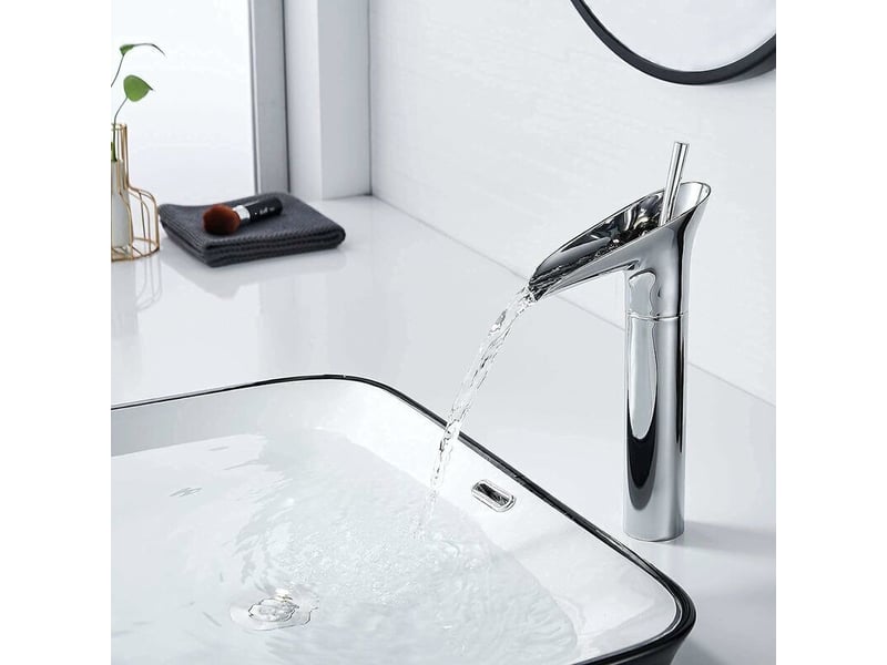  Robinet cascade chromé, monocommande, réglable eau chaudefroide. Design vintage pour salle de bain, élégant et fonctionnel.  - Conforama C
