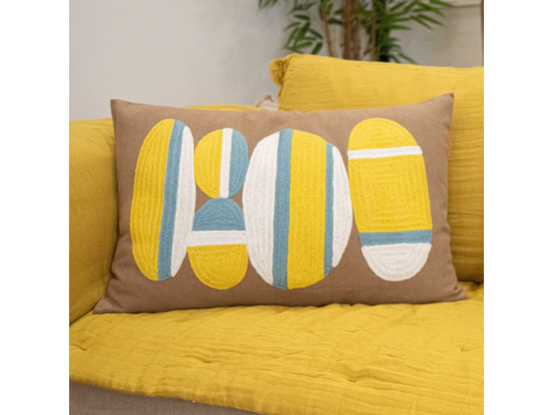  Coussin brodé motif galets de plage 40x60 cm  - Conforama B