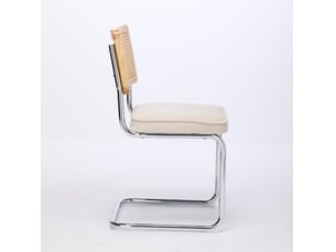 Lot de 2 chaises de salle à manger en velours beige avec dossier en rotin et piètement chromé