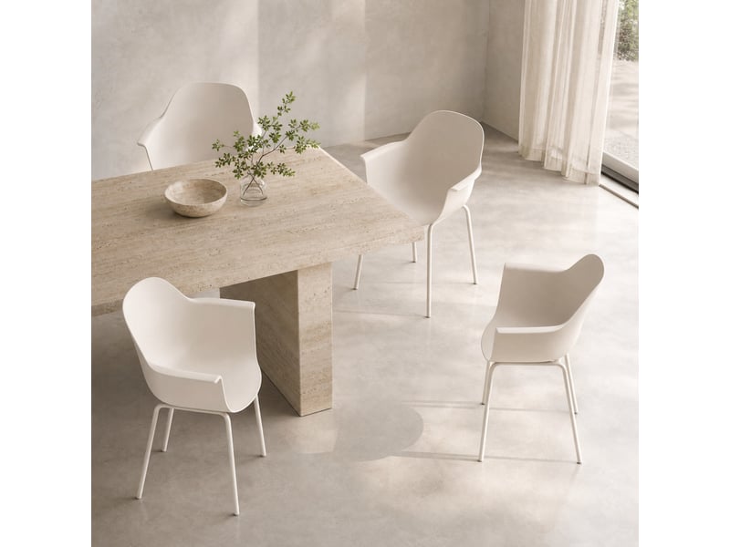  Lot de 4 chaises de jardin empilables grises avec accoudoirs, dossier haut et structure métal stable  - Conforama B