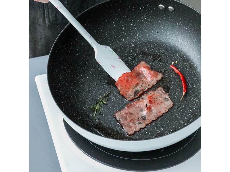 Ensemble de 6 ustensiles de cuisine en silicone: spatule à beurre, pinceau à huile (blanc) - Conforama C