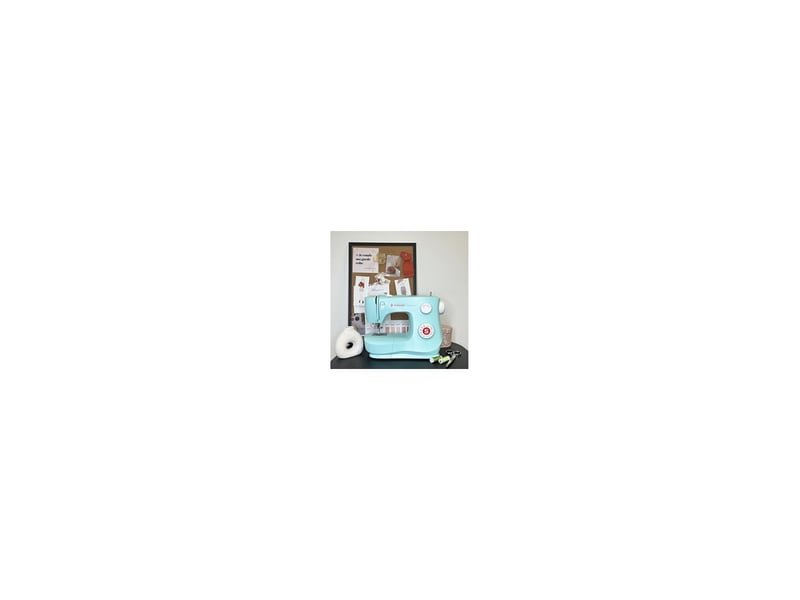  Machine a coudre mecanique 2 m2605 verte avec 12 programmes et boutonniere 4 temps 8214840 - Conforama D