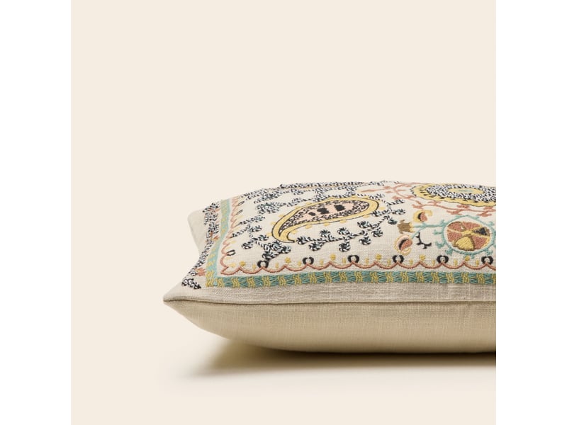  Housse de coussin en broderie paisley  mandana 26419 - Conforama C