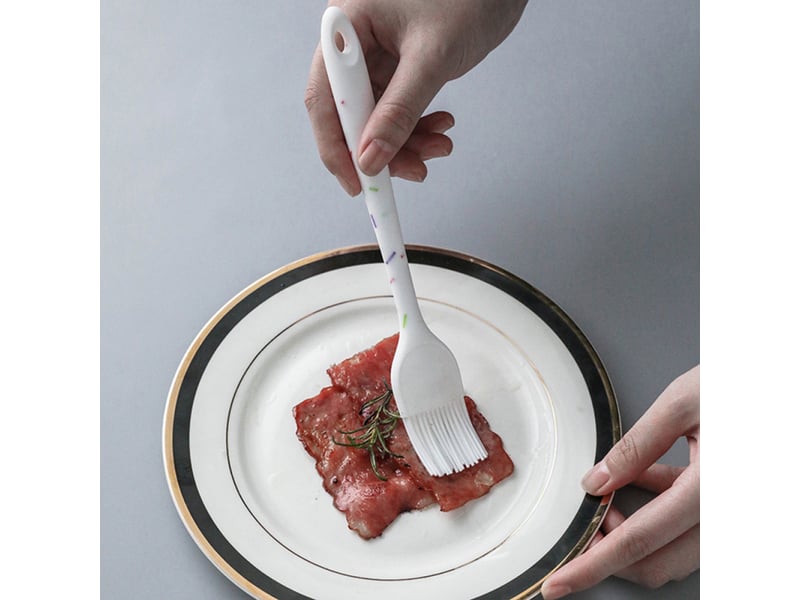  Ensemble de 6 ustensiles de cuisine en silicone: spatule à beurre, pinceau à huile (blanc)  - Conforama E