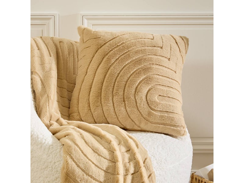 Coussin arka carré 45x45cm effet fausse fourrure beige ARKA - Conforama B