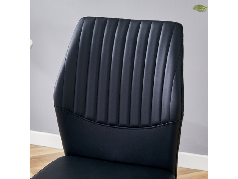  4 chaises salle à manger - style léger-luxe - dossier noir pu à motif vertical - pieds métal argenté  - Conforama E