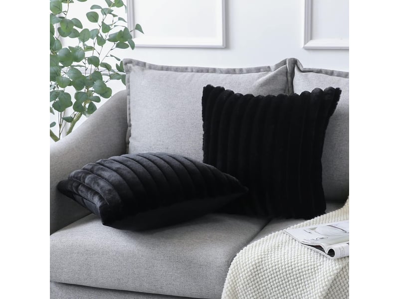  Lot de 2 housses de coussin 51 x 51 cm peluche noir chicfurn  - Conforama R