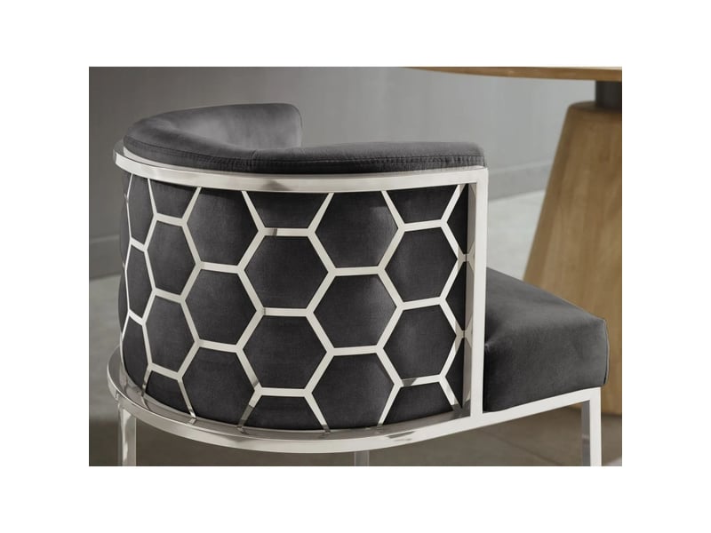  Chaise velto grise en velours – structure argentée brillante, accoudoirs et dossier nid d'abeilles  - Conforama D