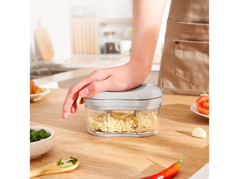  Hachoir à ail manuel à pousser à la main, hachoir à légumes portable pour la cuisine à la maison, outil de cuisine  - Conforama E
