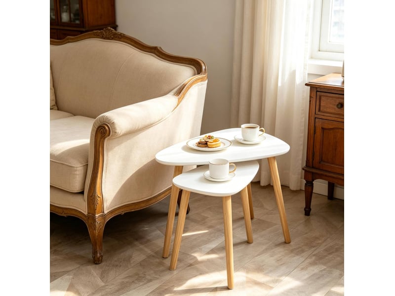  Lot de 2 tables basses gigognes scandinaves avec plateaux triangulaires arrondis, blanc et bois  - Conforama C